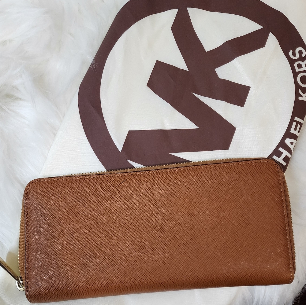 Michael Kors Selma Stud Large And Matching Wallet - image 5